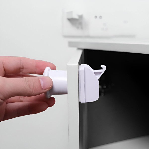 Childproof Cabinet Lock with Magnet (Set of 4)