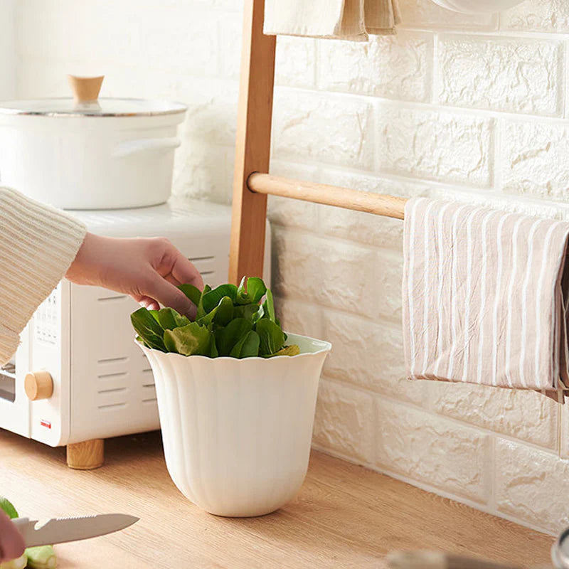 Space-saving Wall-mounted Kitchen Waste Bin