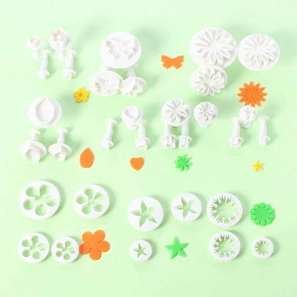 Creative 33 - Piece Cake Decorating Set