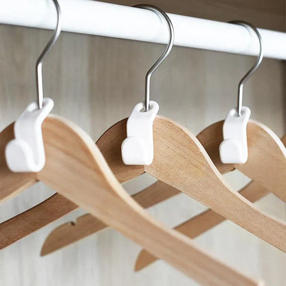 Space - Saving Connecting Hooks for Clothes Hangers (6 Pieces)