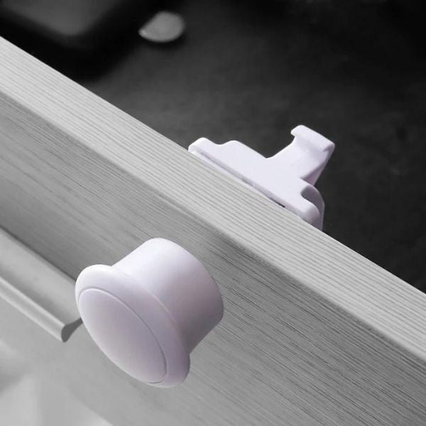 Childproof Cabinet Lock with Magnet (Set of 4)