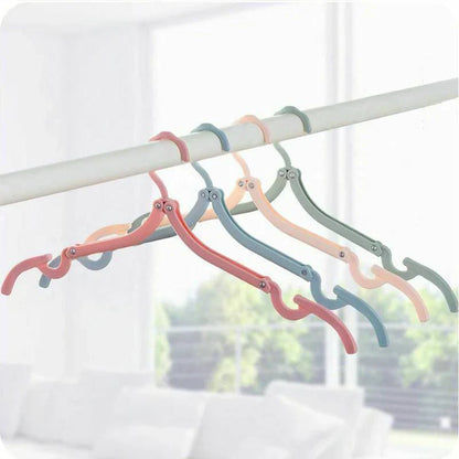 Compact Foldable Travel Hanger (4 Pieces)