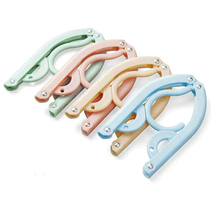 Compact Foldable Travel Hanger (4 Pieces)