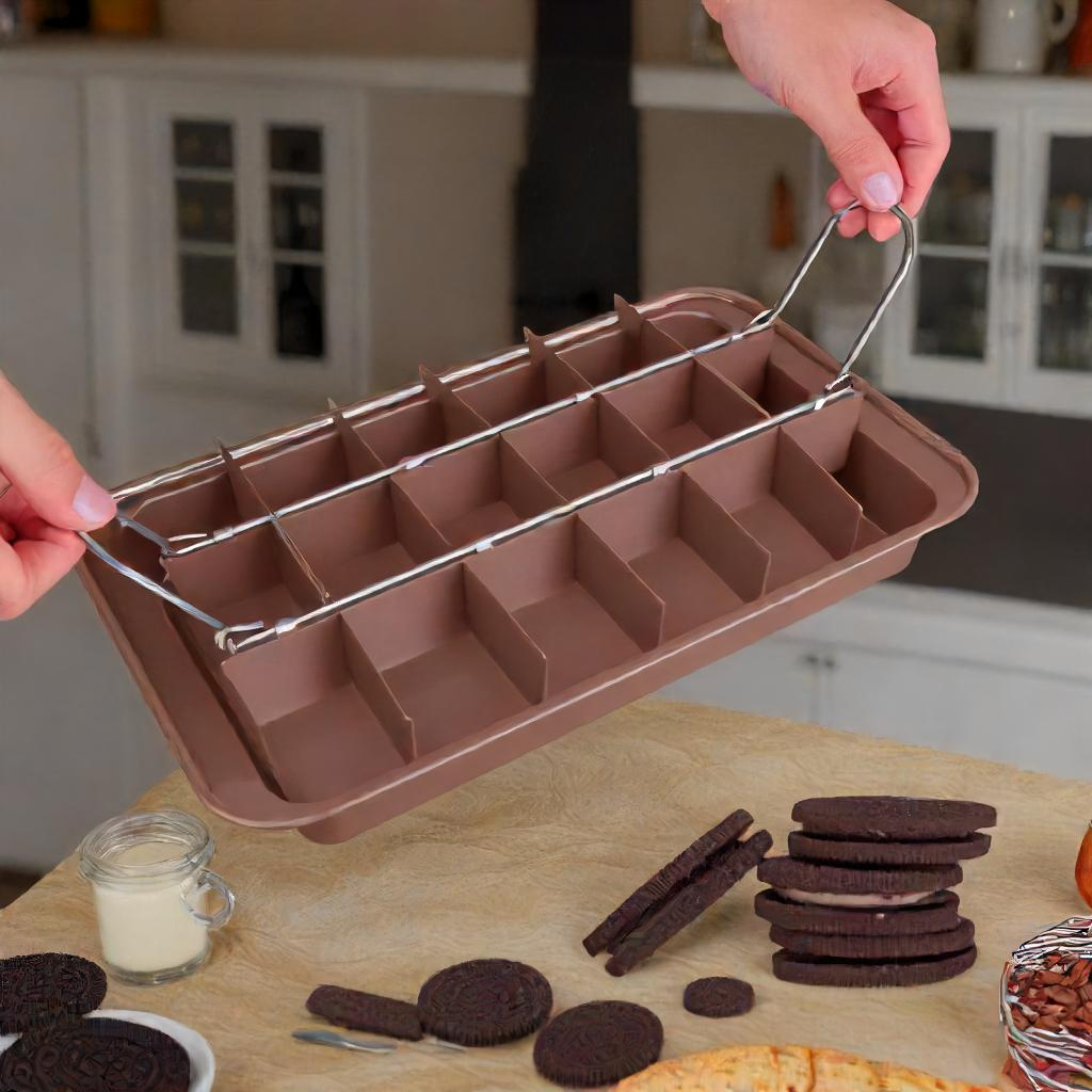 Baking Tin with Integrated Dividers